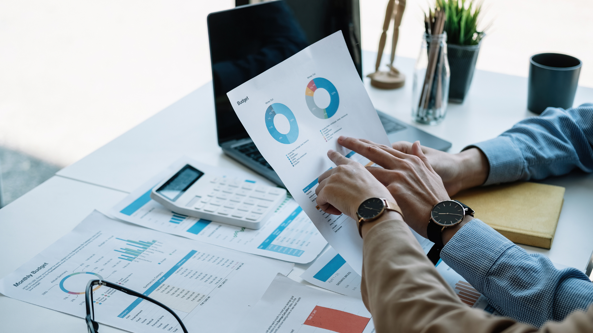 صورة تعبر عن حلول التطوير الخلفي